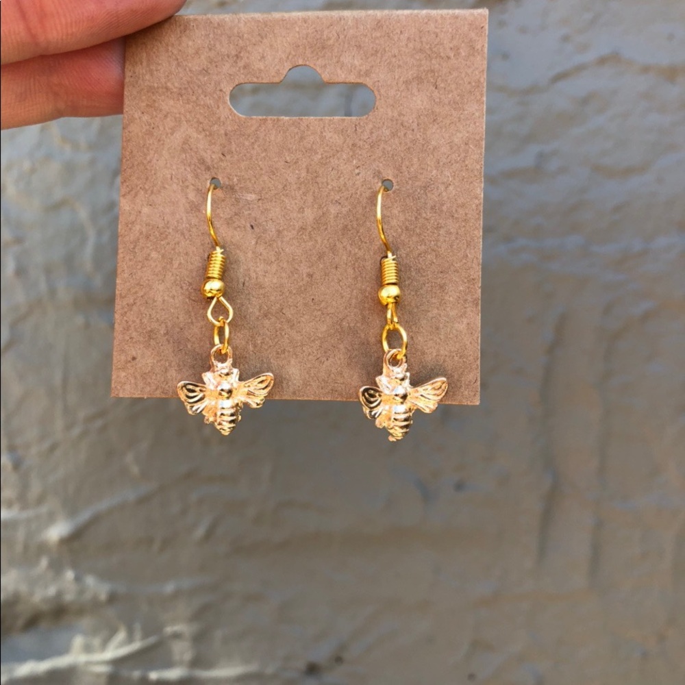 Golden Bumble Bee Earrings✨